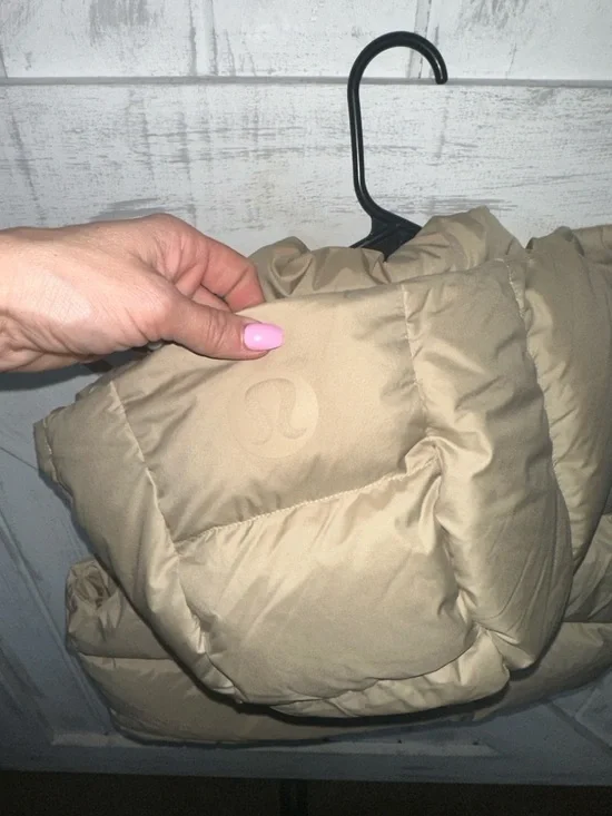 lululemon athletica Cream Quilted Puffer Vest - Picture 4 of 6